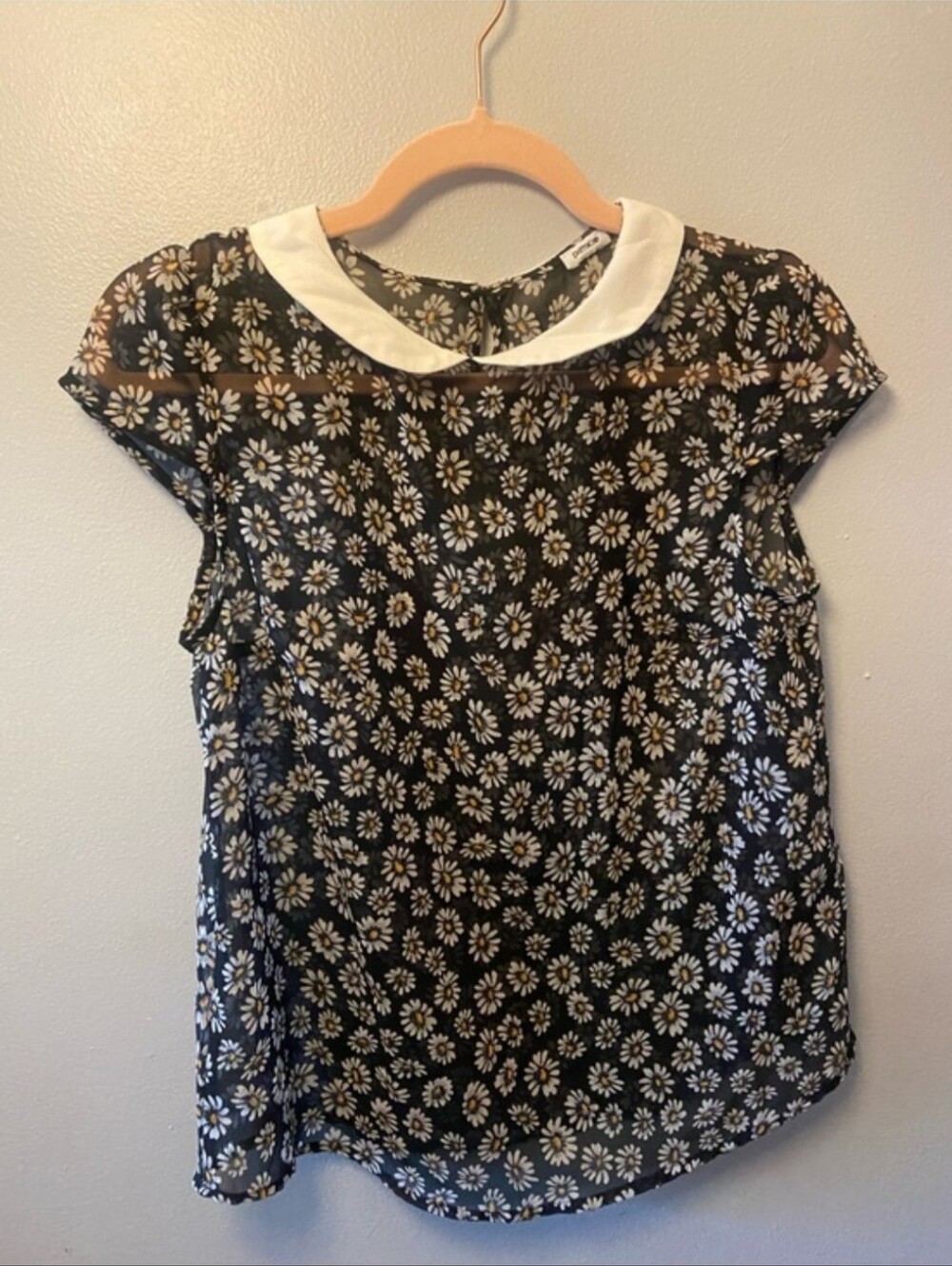 Womens S Black Sheer Daisy Print Top with White Peter Pan Collar